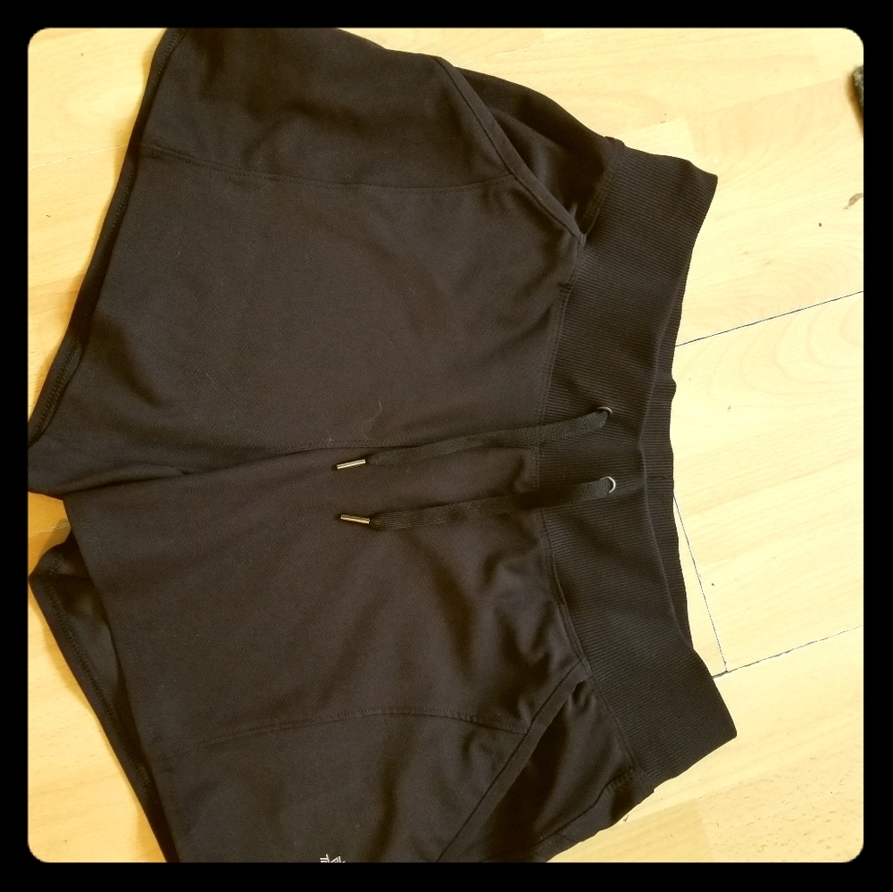 🖤💕NEW w/o TAGS SHORTS🖤💕 BLACK